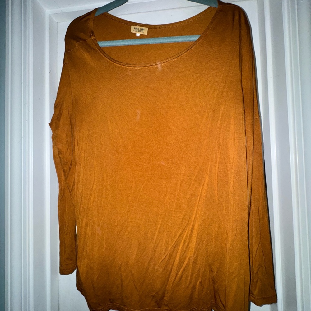 Gold piko top